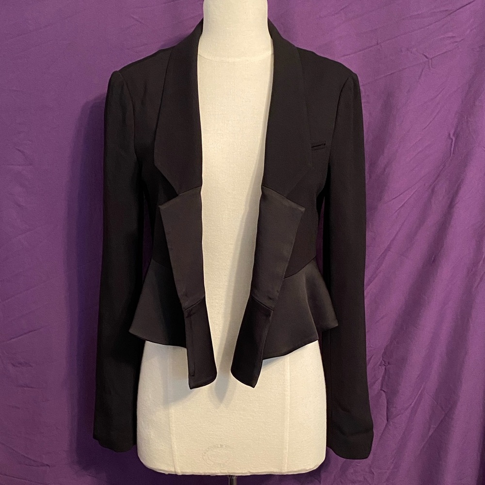Leifsdottir for Anthropologie Black Crop Women's Tuxedo Blazer. Size 6.